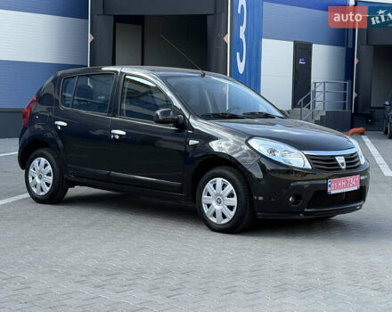 Чорний Дачія Sandero, об'ємом двигуна 1.6 л та пробігом 131 тис. км за 5999 $, фото 1 на Automoto.ua
