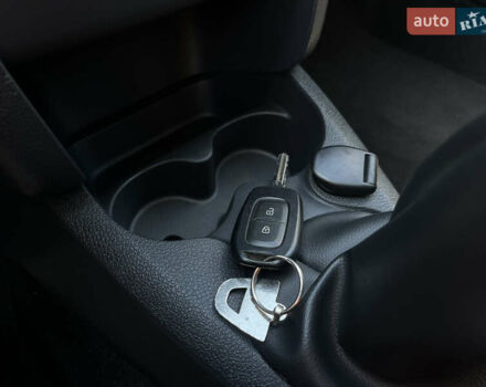 Коричневый Дачия Сандеро, объемом двигателя 0.9 л и пробегом 45 тыс. км за 7300 $, фото 16 на Automoto.ua