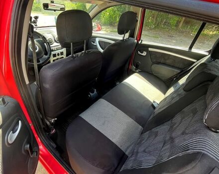 Красный Дачия Сандеро, объемом двигателя 1.4 л и пробегом 274 тыс. км за 5000 $, фото 4 на Automoto.ua