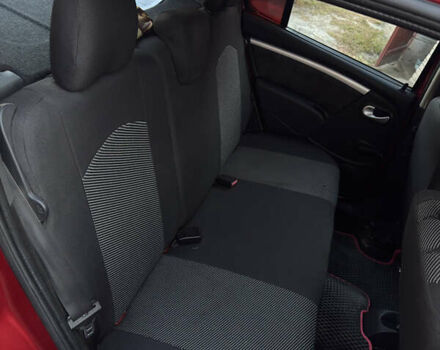 Красный Дачия Сандеро, объемом двигателя 1.4 л и пробегом 210 тыс. км за 4100 $, фото 5 на Automoto.ua