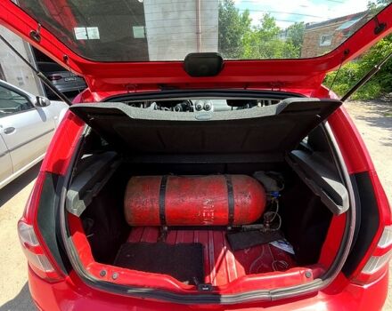 Красный Дачия Сандеро, объемом двигателя 1.4 л и пробегом 274 тыс. км за 5000 $, фото 5 на Automoto.ua