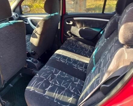 Красный Дачия Сандеро, объемом двигателя 1.4 л и пробегом 243 тыс. км за 3500 $, фото 2 на Automoto.ua