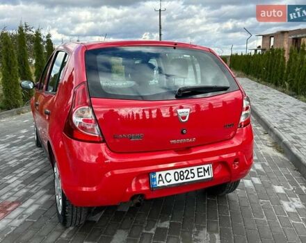 Дачія Sandero 2009 у Луцьку на Automoto.ua Червоний Дачія Sandero, об'ємом двигуна 1.4 л та пробігом 212 тис. км за 3950 $, фото 8 на Automoto.ua