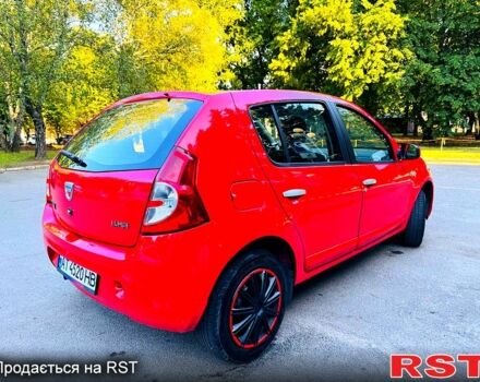Красный Дачия Сандеро, объемом двигателя 1.4 л и пробегом 193 тыс. км за 4350 $, фото 2 на Automoto.ua