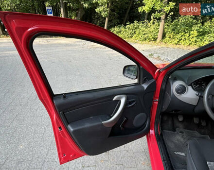 Красный Дачия Сандеро, объемом двигателя 1.39 л и пробегом 160 тыс. км за 3650 $, фото 13 на Automoto.ua