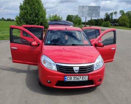 Красный Дачия Сандеро, объемом двигателя 1.39 л и пробегом 157 тыс. км за 4750 $, фото 2 на Automoto.ua