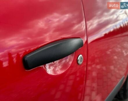 Дачія Sandero 2009 у Луцьку на Automoto.ua Червоний Дачія Sandero, об'ємом двигуна 1.4 л та пробігом 212 тис. км за 3950 $, фото 7 на Automoto.ua