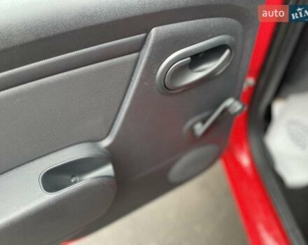 Красный Дачия Сандеро, объемом двигателя 1.2 л и пробегом 205 тыс. км за 4800 $, фото 22 на Automoto.ua