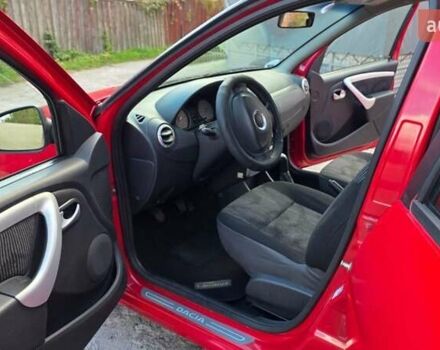 Красный Дачия Сандеро, объемом двигателя 1.4 л и пробегом 176 тыс. км за 5500 $, фото 3 на Automoto.ua