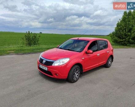 Красный Дачия Сандеро, объемом двигателя 1.39 л и пробегом 157 тыс. км за 4750 $, фото 3 на Automoto.ua