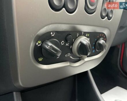 Красный Дачия Сандеро, объемом двигателя 1.2 л и пробегом 205 тыс. км за 4800 $, фото 18 на Automoto.ua