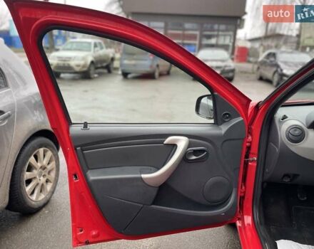 Красный Дачия Сандеро, объемом двигателя 1.2 л и пробегом 205 тыс. км за 4800 $, фото 8 на Automoto.ua