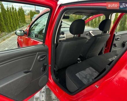 Дачія Sandero 2009 у Луцьку на Automoto.ua Червоний Дачія Sandero, об'ємом двигуна 1.4 л та пробігом 212 тис. км за 3950 $, фото 11 на Automoto.ua