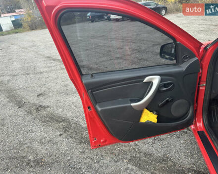 Красный Дачия Сандеро, объемом двигателя 1.39 л и пробегом 175 тыс. км за 4400 $, фото 23 на Automoto.ua