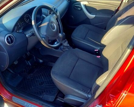 Красный Дачия Сандеро, объемом двигателя 1.6 л и пробегом 143 тыс. км за 6400 $, фото 4 на Automoto.ua