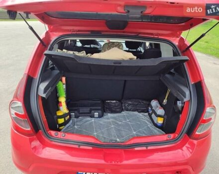 Красный Дачия Сандеро, объемом двигателя 1.39 л и пробегом 157 тыс. км за 4750 $, фото 11 на Automoto.ua