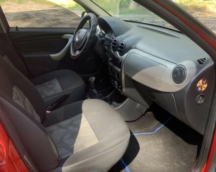 Червоний Дачія Sandero, об'ємом двигуна 1.39 л та пробігом 181 тис. км за 3999 $, фото 4 на Automoto.ua