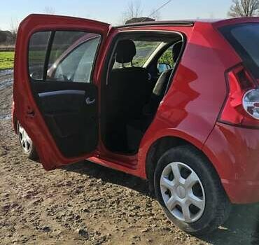 Красный Дачия Сандеро, объемом двигателя 1.4 л и пробегом 206 тыс. км за 4300 $, фото 8 на Automoto.ua