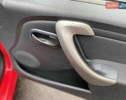 Красный Дачия Сандеро, объемом двигателя 1.2 л и пробегом 205 тыс. км за 4800 $, фото 33 на Automoto.ua