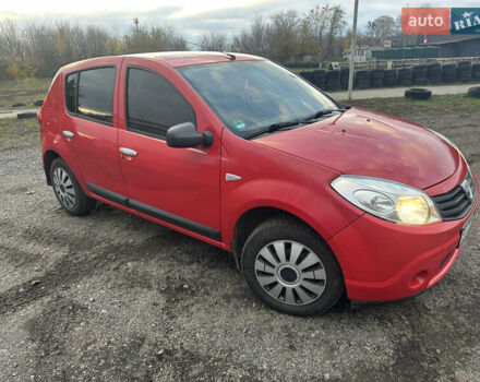 Красный Дачия Сандеро, объемом двигателя 1.39 л и пробегом 175 тыс. км за 4400 $, фото 5 на Automoto.ua