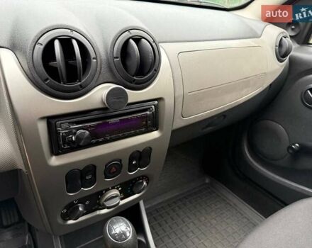 Красный Дачия Сандеро, объемом двигателя 1.39 л и пробегом 164 тыс. км за 4100 $, фото 6 на Automoto.ua