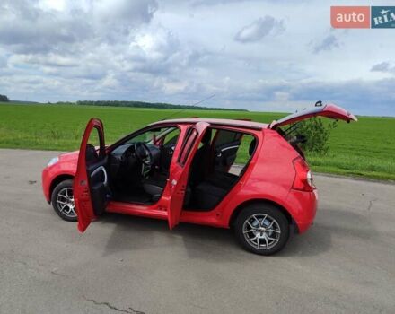 Красный Дачия Сандеро, объемом двигателя 1.39 л и пробегом 157 тыс. км за 4750 $, фото 6 на Automoto.ua