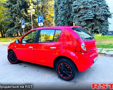 Красный Дачия Сандеро, объемом двигателя 1.4 л и пробегом 193 тыс. км за 4350 $, фото 1 на Automoto.ua