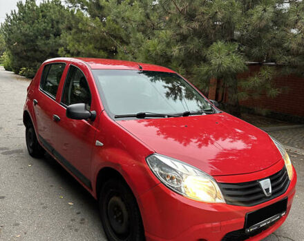 Красный Дачия Сандеро, объемом двигателя 1.15 л и пробегом 196 тыс. км за 3950 $, фото 2 на Automoto.ua