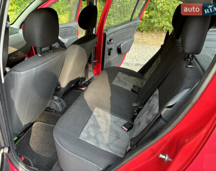 Красный Дачия Сандеро, объемом двигателя 1.39 л и пробегом 160 тыс. км за 3650 $, фото 10 на Automoto.ua