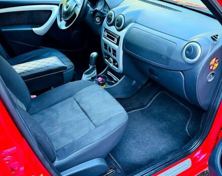 Красный Дачия Сандеро, объемом двигателя 1.4 л и пробегом 193 тыс. км за 4350 $, фото 7 на Automoto.ua