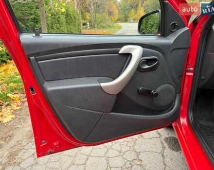 Красный Дачия Сандеро, объемом двигателя 1.39 л и пробегом 164 тыс. км за 4100 $, фото 7 на Automoto.ua