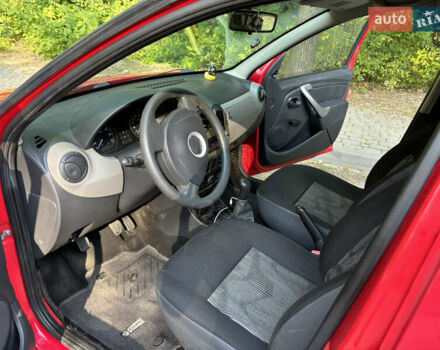 Красный Дачия Сандеро, объемом двигателя 1.39 л и пробегом 160 тыс. км за 3650 $, фото 9 на Automoto.ua