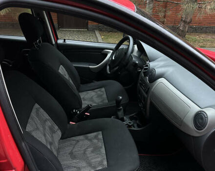 Красный Дачия Сандеро, объемом двигателя 1.15 л и пробегом 196 тыс. км за 3950 $, фото 3 на Automoto.ua