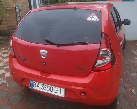 Дачія Sandero 2009 у Александрие на Automoto.ua Червоний Дачія Sandero, об'ємом двигуна 1.39 л та пробігом 230 тис. км за 4200 $, фото 2 на Automoto.ua