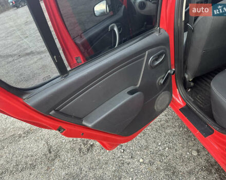 Красный Дачия Сандеро, объемом двигателя 1.39 л и пробегом 175 тыс. км за 4400 $, фото 21 на Automoto.ua