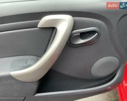 Красный Дачия Сандеро, объемом двигателя 1.2 л и пробегом 205 тыс. км за 4800 $, фото 9 на Automoto.ua