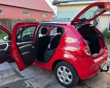 Красный Дачия Сандеро, объемом двигателя 1.4 л и пробегом 176 тыс. км за 5500 $, фото 4 на Automoto.ua