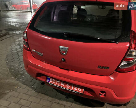 Красный Дачия Сандеро, объемом двигателя 1.4 л и пробегом 158 тыс. км за 5650 $, фото 1 на Automoto.ua