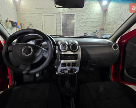 Красный Дачия Сандеро, объемом двигателя 1.39 л и пробегом 176 тыс. км за 5500 $, фото 9 на Automoto.ua