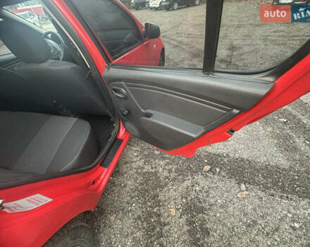 Красный Дачия Сандеро, объемом двигателя 1.39 л и пробегом 175 тыс. км за 4400 $, фото 16 на Automoto.ua