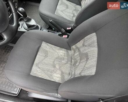 Красный Дачия Сандеро, объемом двигателя 1.39 л и пробегом 164 тыс. км за 4100 $, фото 4 на Automoto.ua