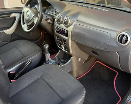 Дачия Сандеро 2010 в Бару на Automoto.ua Красный Дачия Сандеро, объемом двигателя 1.6 л и пробегом 175 тыс. км за 6200 $, фото 15 на Automoto.ua