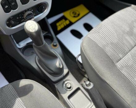 Дачия Сандеро 2010 в Черновцах на Automoto.ua Красный Дачия Сандеро, объемом двигателя 1.5 л и пробегом 206 тыс. км за 7200 $, фото 13 на Automoto.ua