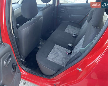 Красный Дачия Сандеро, объемом двигателя 1.2 л и пробегом 115 тыс. км за 4600 $, фото 14 на Automoto.ua