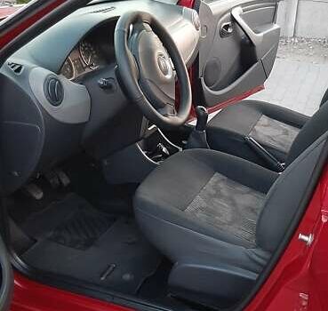 Красный Дачия Сандеро, объемом двигателя 1.2 л и пробегом 132 тыс. км за 4500 $, фото 5 на Automoto.ua