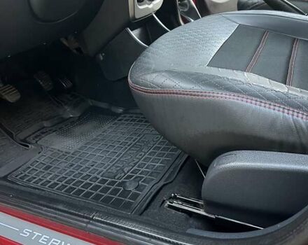 Красный Дачия Сандеро, объемом двигателя 1.6 л и пробегом 218 тыс. км за 5700 $, фото 2 на Automoto.ua