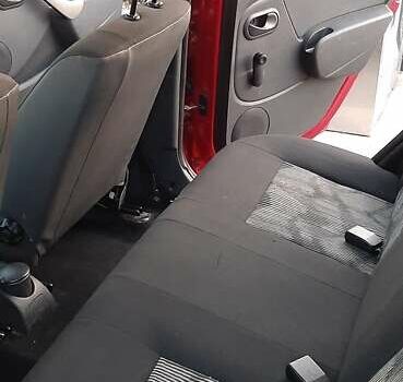 Красный Дачия Сандеро, объемом двигателя 1.2 л и пробегом 132 тыс. км за 4500 $, фото 6 на Automoto.ua