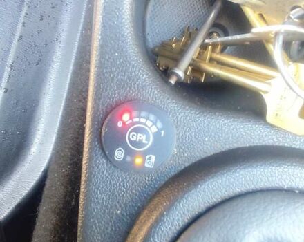 Красный Дачия Сандеро, объемом двигателя 1.2 л и пробегом 143 тыс. км за 5500 $, фото 7 на Automoto.ua