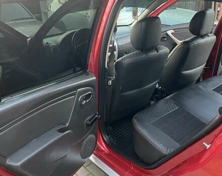 Красный Дачия Сандеро, объемом двигателя 1.6 л и пробегом 218 тыс. км за 5700 $, фото 9 на Automoto.ua