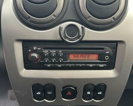 Дачия Сандеро 2011 в Виннице на Automoto.ua Красный Дачия Сандеро, объемом двигателя 1.6 л и пробегом 115 тыс. км за 6950 $, фото 20 на Automoto.ua